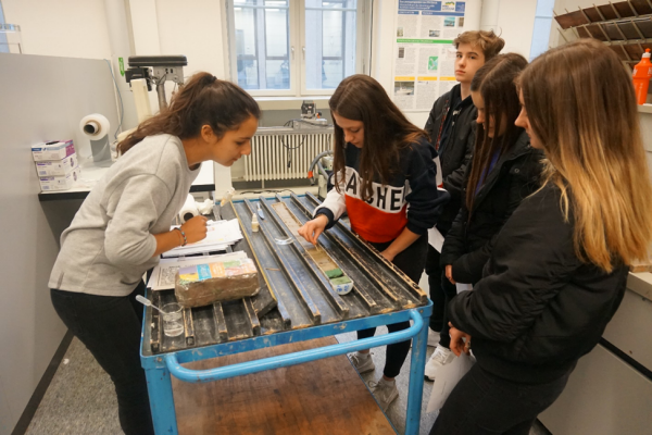 High school students learn about sediment cores